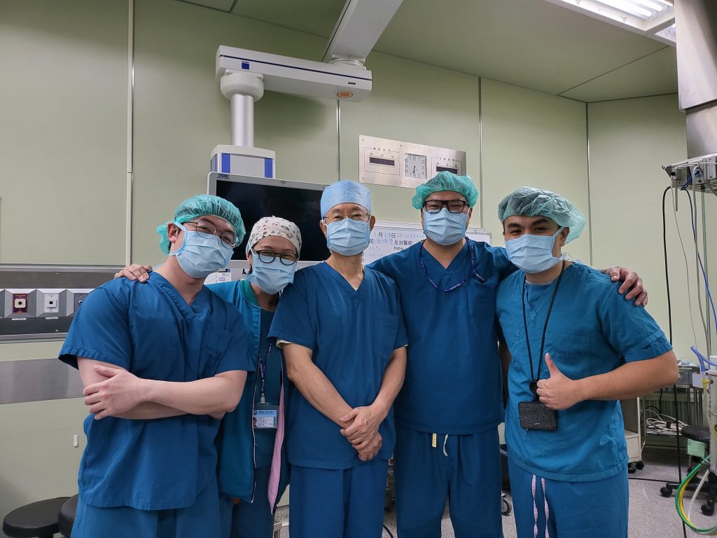 Dr Chen with surgical colleagues at China Medical University Hospital