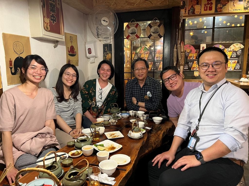 Building networks and enjoying local cuisine – both invaluable benefits of a travel Fellowship!