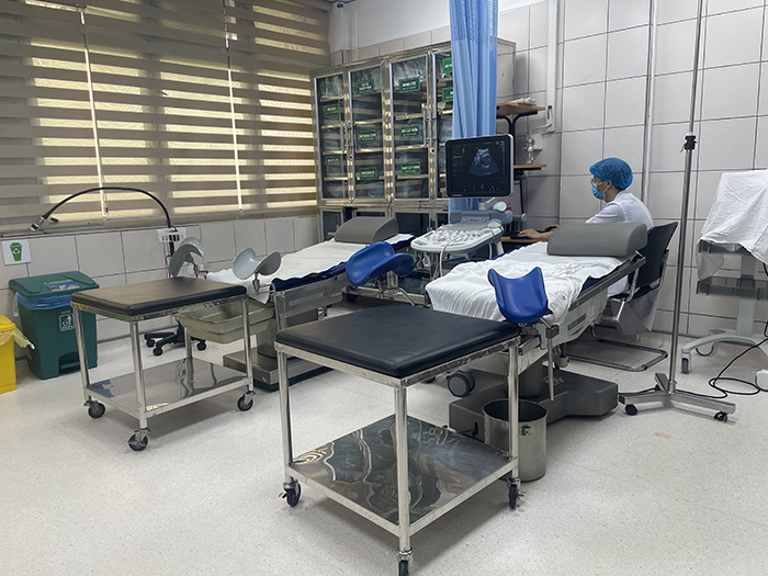 Delivery room in Vietnamese hospital